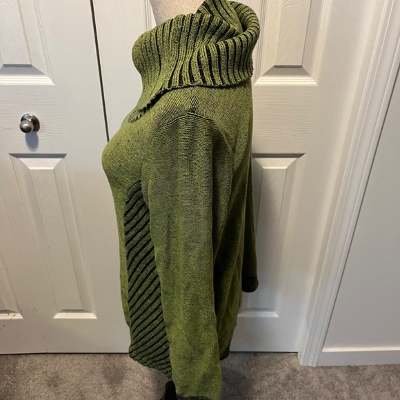 Laura size XL pullover - Picture 5 of 12